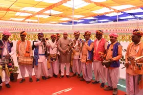 गुजरात : 17 जिलों के जनजातीय समुदायों के 2,000 व्यक्तियों की होगी जीनोम सीक्वेंसिंग