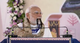 मोतिहारी : पीएम मोदी ने बिहार को दी 7,200 करोड़ की परियोजनाओं की सौगात, चार अमृत भारत ट्रेनों को दिखाई हरी झंडी
