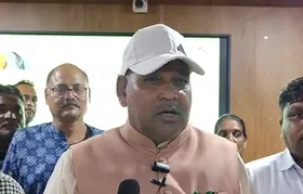 स्वच्छता रैंकिंग में संतरामपुर नगर का 27वां स्थान, मंत्री कुबेर भाई डिंडोर ने 'सफाई योद्धाओं' को किया सम्मानित