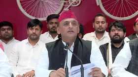 सरकार ने नौजवानों की जिंदगी में किया अंधेरा, विभागों में संविदा पर नौकरियां: अखिलेश यादव