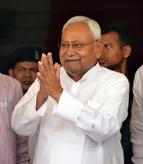 सीएम नीतीश कुमार का ऐलान, ‘पत्रकार सम्मान पेंशन योजना’ के तहत 6 हजार की जगह मिलेंगे 15 हजार