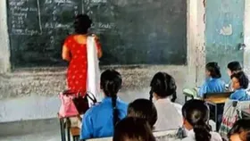 Jharkhand: 4,000 से ज्यादा सहायक शिक्षक की नौकरी खतरे में, ‘फर्जी डिग्री’ को लेकर गिरेगी गाज