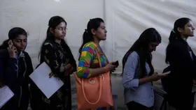 Bank Jobs: केनरा बैंक में अपरेंटिस पद पर भर्ती, ग्रेजुएट कर सकते हैं अप्लाई