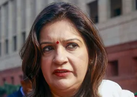 मोहन भागवत का बयान विरोधाभास के संकेत देता है : प्रियंका चतुर्वेदी