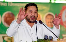 बिहार के गया जी में डॉक्टर की पिटाई का वीडियो वायरल, तेजस्वी यादव ने सरकार पर साधा निशाना