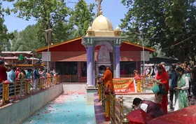 जम्मू : माता खीर भवानी मंदिर में श्रद्धालुओं का तांता लगा, उत्साह का माहौल