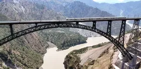 कटरा: वंदे भारत एक्सप्रेस के उद्घाटन से स्थानीय लोगों में खुशी, कहा- क्षेत्र में बढ़ेंगे पर्यटन, व्यापार और रोजगार के अवसर