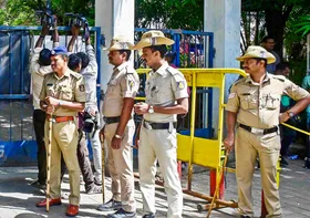 बेंगलूरू भगदड़: कर्नाटक के मुख्यमंत्री के आवास पर सुरक्षा कड़ी की गई; भाजपा ने पुलिस की कार्रवाई पर सवाल उठाए