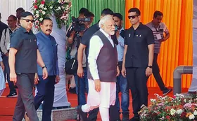 जम्मू-कश्मीर : पीएम मोदी ने किया चिनाब ब्रिज और अंजी पुल का उद्घाटन, वंदे भारत एक्सप्रेस ट्रेन को भी दिखाई हरी झंडी