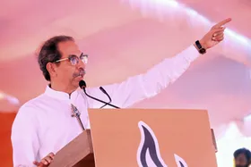 शिवसेना के मुखपत्र 'सामना' में छपी उद्धव और राज ठाकरे की तस्वीर, गठबंधन को लेकर अटकलें तेज