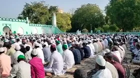राजस्थान: भिवाड़ी में ईद उल अजहा का जश्न मनाते दिखे लोग, मस्जिदों में अमन और खुशहाली की मांगी जा रही दुआ