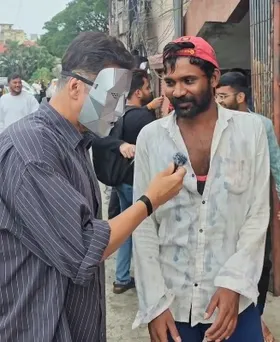 'किलर मास्क' पहन रिपोर्टर बने अक्षय कुमार, दर्शकों से जाना 'हाउसफुल 5' का हाल