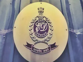 पटना में ईडी की बड़ी कार्रवाई, अंडर सेक्रेट्री के ठिकानों पर छापेमारी