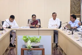 सीएम रेखा गुप्ता ने उत्तर-पश्चिमी दिल्ली के विकास कार्यों की समीक्षा की