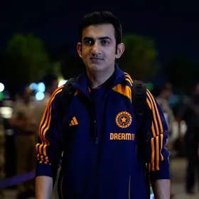 फैमिली इमरजेंसी के चलते इंग्लैंड सीरीज छोड़कर अचानक भारत लौटे गौतम गंभीर