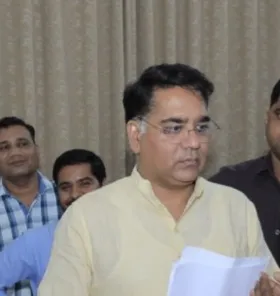 अहमदाबाद विमान हादसे पर पीएम मोदी पूरी तरह संवेदनशील : सुरेश सिंह रावत