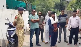 अहमदाबाद हादसा: पीड़ित परिवार की भावुक अपील- एक दिन और ले लीजिए, हमें परिजनों के अंग सही-सलामत सौंपिए