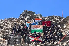 कारगिल विजय दिवस की 26वीं वर्षगांठ पर शहीदों के परिजनों को सम्मान
