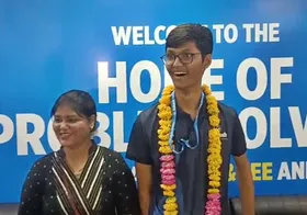 मध्य प्रदेश : नीट यूजी 2025 में इंदौर के उत्कर्ष ने प्राप्त किया ऑल इंडिया में द्वितीय स्थान, परिवार में खुशी की लहर
