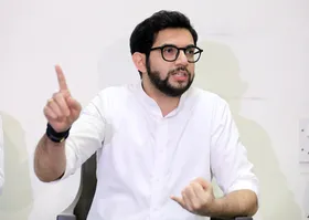 विकास से जुड़ी परियोजनाओं में जानबूझकर देरी कर रही सरकार : आदित्य ठाकरे