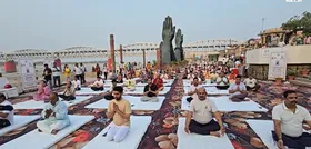 वाराणसी में योग सप्ताह का भव्य शुभारंभ, 'एक पृथ्वी, एक स्वास्थ्य' का संदेश
