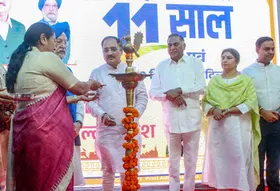केंद्र के 11 साल और दिल्ली सरकार के 100 दिन पूरे होने पर भाजपा कार्यालय में लगाई गई प्रदर्शनी