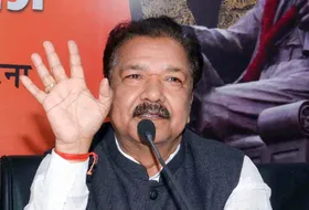 बिहार : राजद के ‘जमाई आयोग’ गठन की मांग पर भाजपा प्रदेश अध्यक्ष दिलीप जायसवाल ने किया पलटवार