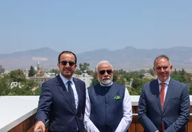 साइप्रस के राष्ट्रपति निकोस क्रिस्टोडोलाइड्स ने पीएम मोदी को दिखाया निकोसिया शहर, प्रधानमंत्री ने जताया आभार