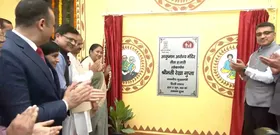दिल्ली को मिले 33 आरोग्य मंदिर और 17 जन औषधि केंद्र; रेखा गुप्ता बोलीं- झाड़ू से कर रहे पिछली सरकार के भ्रष्टाचार की सफाई
