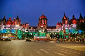 छत्रपति शिवाजी महाराज टर्मिनस : दिखने में महल से कम नहीं, अंग्रेजों के जमाने के इस रेलवे स्टेशन ने झेला था सबसे बड़ा आतंकी हमला