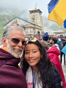 पत्नी अंकिता कोंवर संग केदारनाथ पहुंचे मिलिंद सोमन, बोले- ‘क्या यात्रा है’