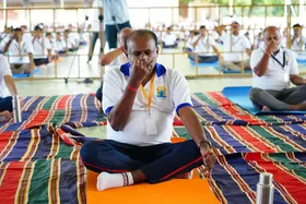 योग केवल शारीरिक व्यायाम नहीं आंतरिक शांति और सामूहिक कल्याण का मार्ग भी : एचडी कुमारस्वामी