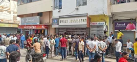 हजारीबाग शहर में ज्वेलर्स प्रतिष्ठान पर अपराधियों ने दिनदहाड़े कई राउंड की फायरिंग