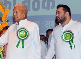 बिहार : लालू यादव ने राजद के राष्ट्रीय अध्यक्ष पद के लिए नामांकन भरा, फिर से अध्यक्ष बनना तय