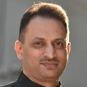 कर्नाटक: पूर्व केंद्रीय मंत्री अनंत कुमार हेगड़े के खिलाफ एफआईआर दर्ज