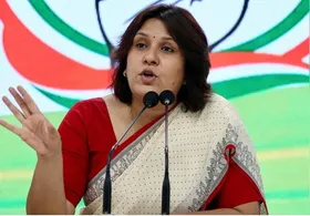 कांग्रेस नेता सुप्रिया श्रीनेत ने की अमेरिका के ट्रैवल एजवाइजरी की निंदा, कहा- सरकार को जवाब देना चाहिए