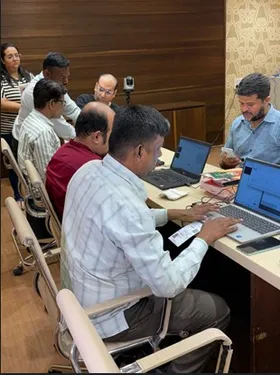 मुंबई में जियो पारसी योजना के लाभार्थियों के लिए चलाया गया बायोमेट्रिक अभियान