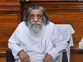 दिल्ली में इलाजरत झारखंड के पूर्व मुख्यमंत्री शिबू सोरेन की स्थिति चिंताजनक, स्वास्थ्य लाभ की कामना कर रहे लोग