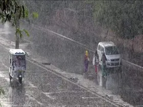 उत्तराखंड में सोमवार को भारी बारिश का रेड अलर्ट, स्कूल बंद करने के आदेश