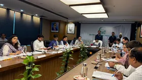 आवंटियों के आवेदनों को तय समय में हल करें, लापरवाही पर होगी कार्रवाई : नंदी
