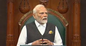 तालियों की गड़गड़ाहट से गूंजी त्रिनिदाद और टोबैगो की संसद, पीएम मोदी को स्पीच के बीच में 23 बार रुकना पड़ा