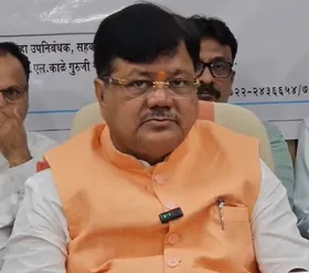 उद्धव ठाकरे सत्ता के लिए उत्सुक दिखते हैं : प्रवीण दरेकर