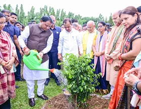 ओडिशा: सीएम माझी ने 'एक पेड़ मां के नाम' अभियान के साथ किया वन महोत्सव का शुभारंभ