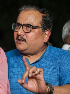 'हम संविधान में आस्था रखने वाले लोग', धीरेंद्र शास्त्री के बयान पर बोले मनोज झा