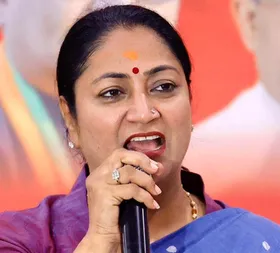 दिल्ली सीएम ने यूपी के मुख्यमंत्री को लिखा पत्र, यमुना में अवैध रेत खनन रोकने पर मांगी मदद
