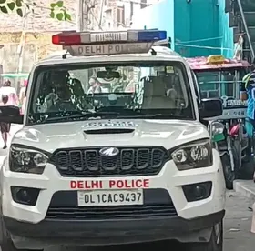 दिल्ली के मजनू का टीला इलाके में डबल मर्डर से सनसनी, युवती और 6 साल की बच्ची की हत्या