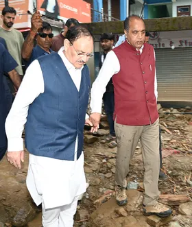जेपी नड्डा ने मंडी के आपदा प्रभावित क्षेत्रों का किया दौरा, बोले- केंद्र सरकार हमेशा हिमाचल प्रदेश के साथ खड़ी है