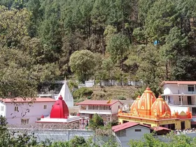 कैंचीधाम मंदिर ट्रस्ट द्वारा मुख्यमंत्री आपदा राहत कोष में प्रदान की गई 2.5 करोड़ की धन राशि