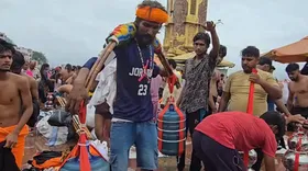 सावन के पहले दिन काशी, हरिद्वार और प्रयागराज में उमड़े श्रद्धालु