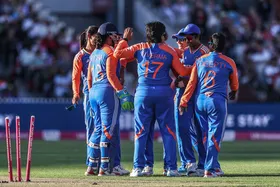 भारतीय महिला क्रिकेट टीम ने इंग्लैंड में रचा इतिहास, शिखर धवन ने दी शुभकामनाएं